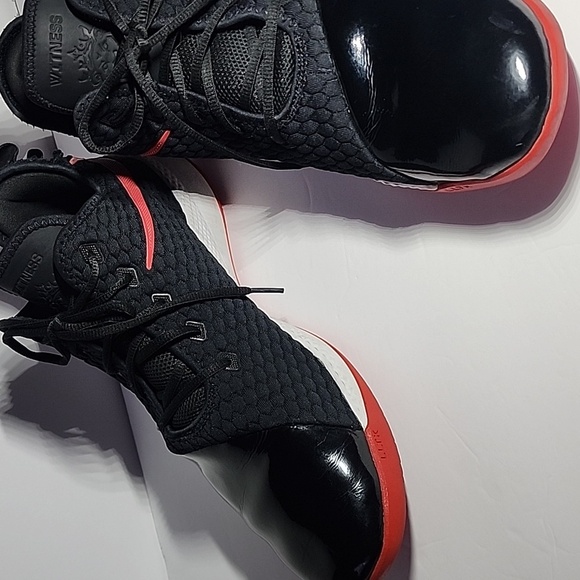 Nike LeBron Witness III PRM Men's Basketball Shoe (US 14  Black/White/Red) - Picture 4 of 15